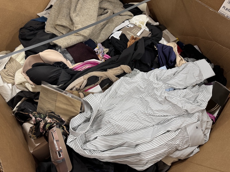 Luxury Retailers Apparel Pallet - High-Volume Name-Brand Inventory - Image 6