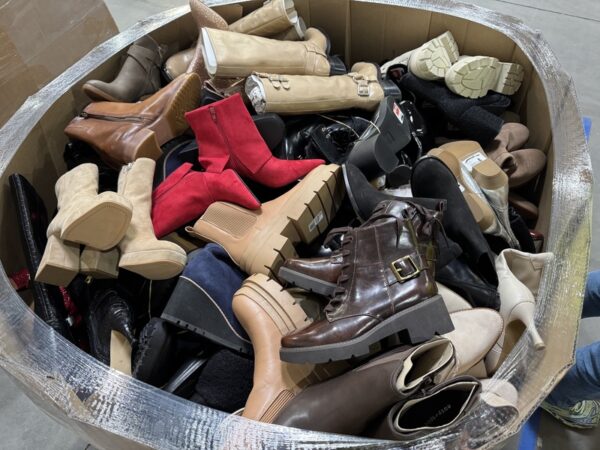 luxury retailers shoes pallet