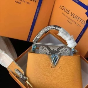 luxury retailers mixed ladies handbags pallet