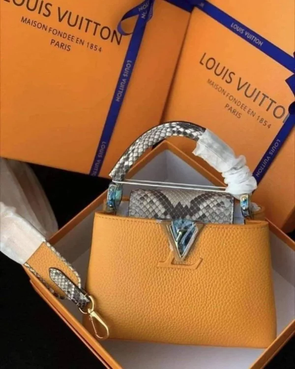 luxury retailers mixed ladies handbags pallet