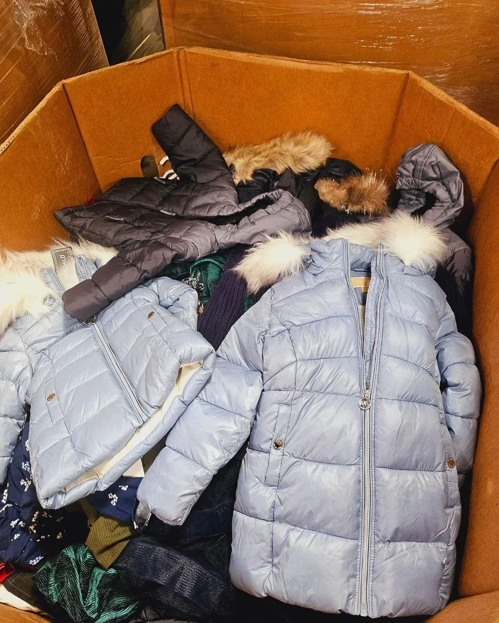 Winter Jacket Pallet – 100 Brand-New Assorted Jackets Wholesale - Image 9